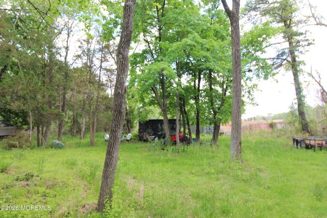 6 Evergreen Drive, Jackson, NJ 08527