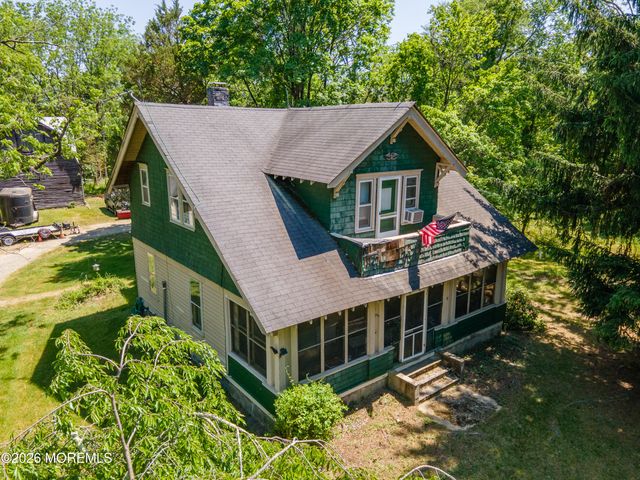 6 Evergreen Drive, Jackson, NJ 08527