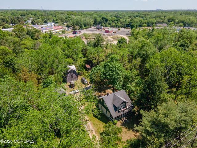 6 Evergreen Drive, Jackson, NJ 08527