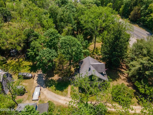 6 Evergreen Drive, Jackson, NJ 08527