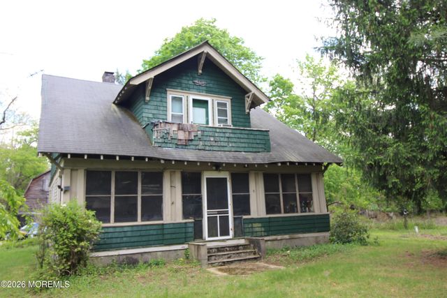 6 Evergreen Drive, Jackson, NJ 08527