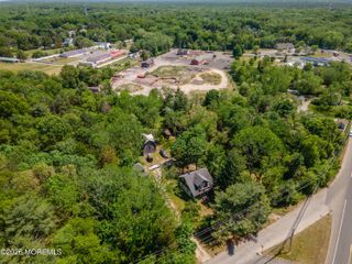 6 Evergreen Drive, Jackson, NJ 08527