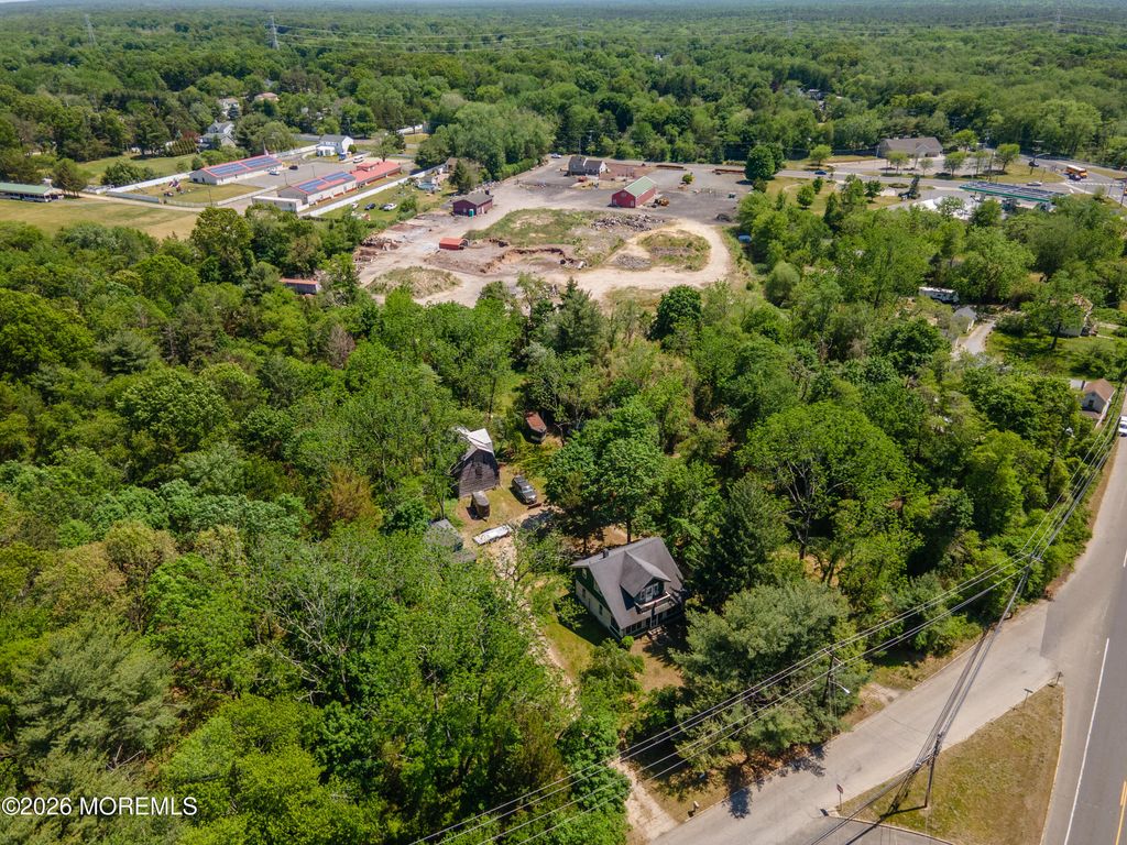 6 Evergreen Drive, Jackson, NJ 08527