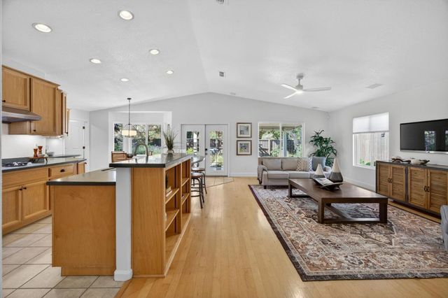 2115 Bearden St, Davis, CA 95618