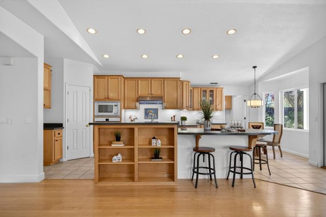 2115 Bearden St, Davis, CA 95618