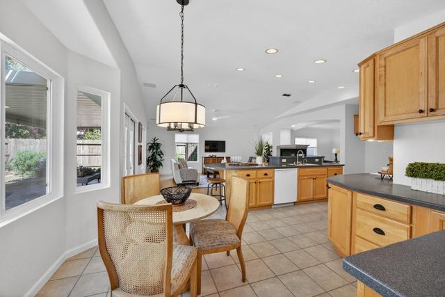 2115 Bearden St, Davis, CA 95618