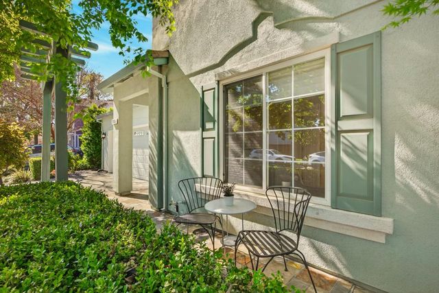 2115 Bearden St, Davis, CA 95618