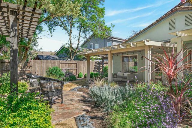 2115 Bearden St, Davis, CA 95618