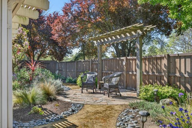 2115 Bearden St, Davis, CA 95618