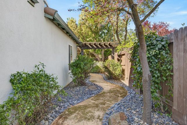 2115 Bearden St, Davis, CA 95618