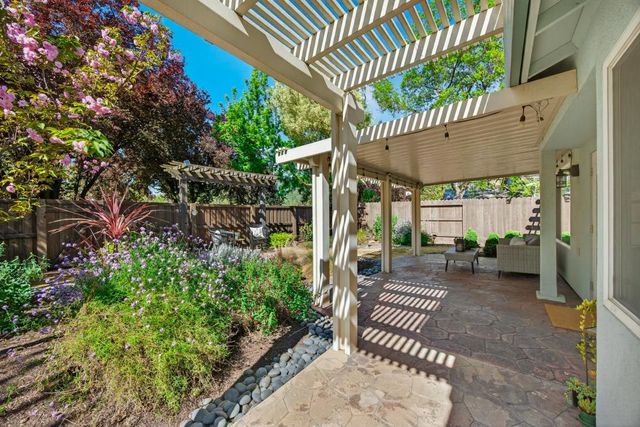 2115 Bearden St, Davis, CA 95618