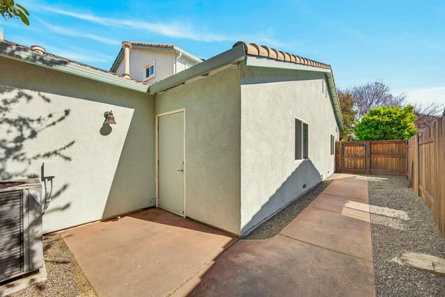 2115 Bearden St, Davis, CA 95618