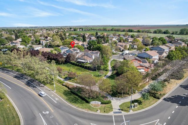 2115 Bearden St, Davis, CA 95618