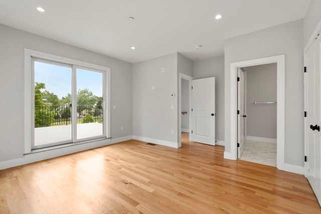 123-125 Centre St TH6, Boston, MA 02124