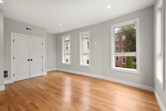 123-125 Centre St TH6, Boston, MA 02124