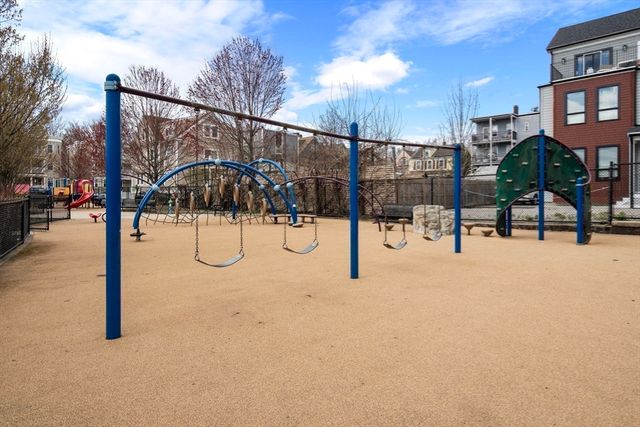 123-125 Centre St TH6, Boston, MA 02124