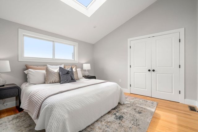 123-125 Centre St TH6, Boston, MA 02124