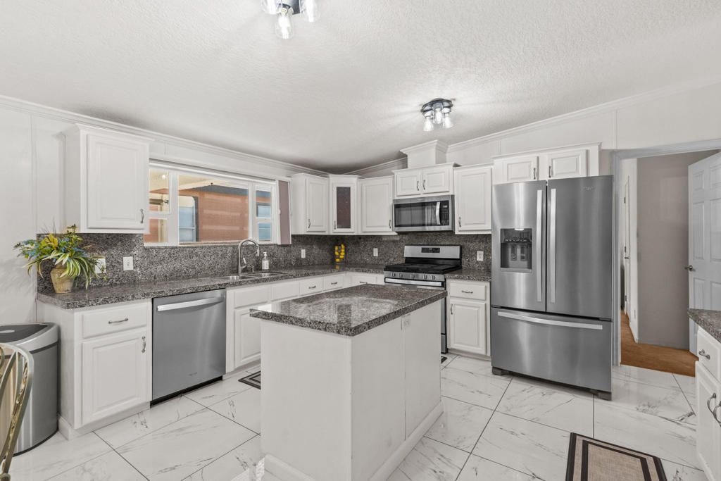 Image 1 of property listing at 35461 Mexico Way, Thousand Palms, CA 92276