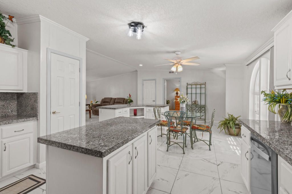 Image 12 of property listing at 35461 Mexico Way, Thousand Palms, CA 92276