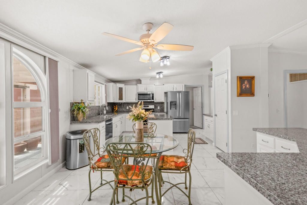 Image 5 of property listing at 35461 Mexico Way, Thousand Palms, CA 92276