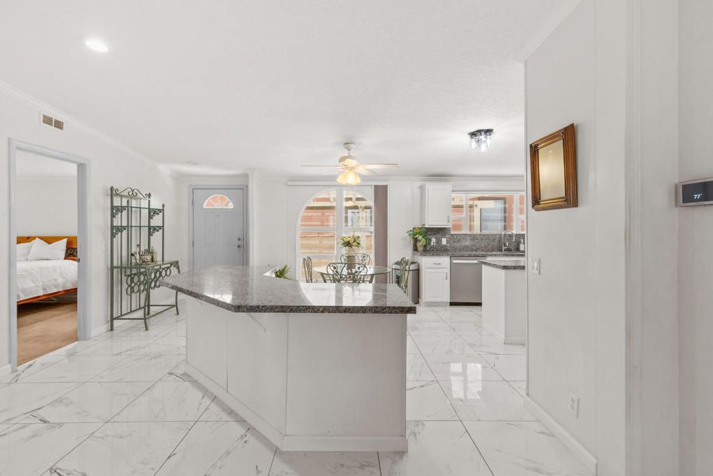 Image 6 of property listing at 35461 Mexico Way, Thousand Palms, CA 92276