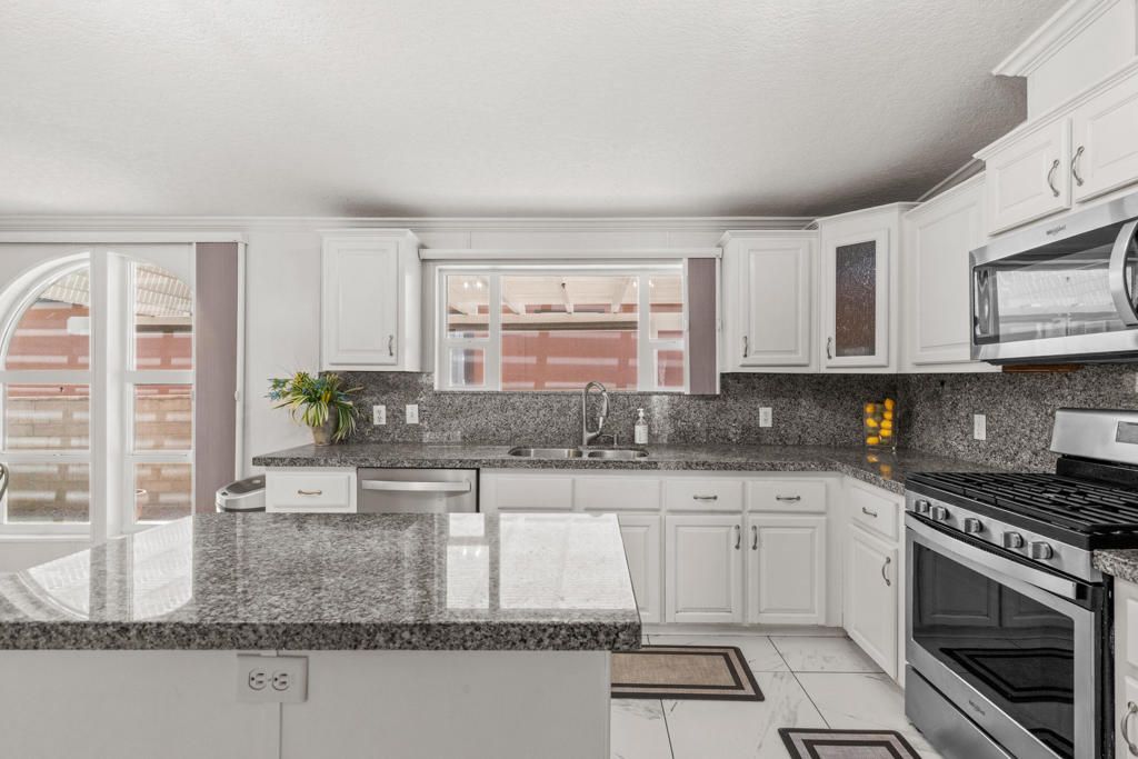 Image 7 of property listing at 35461 Mexico Way, Thousand Palms, CA 92276