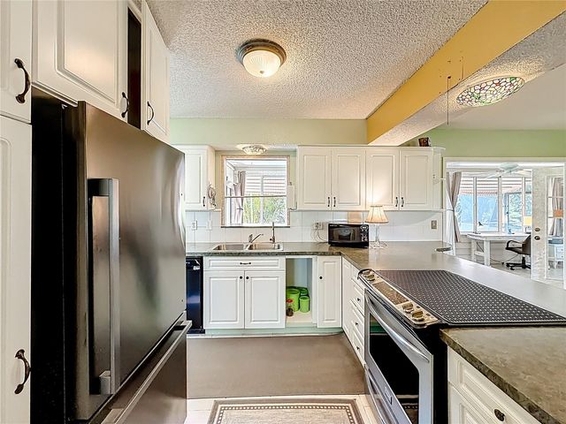 601 E SEMINOLE DRIVE, Venice, FL 34293