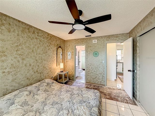 601 E SEMINOLE DRIVE, Venice, FL 34293