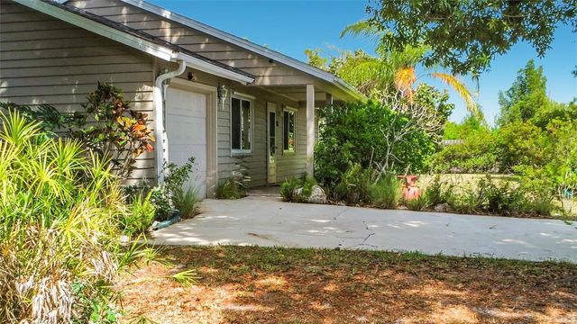 601 E SEMINOLE DRIVE, Venice, FL 34293