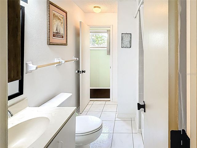 601 E SEMINOLE DRIVE, Venice, FL 34293