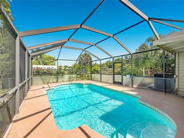 601 E SEMINOLE DRIVE, Venice, FL 34293