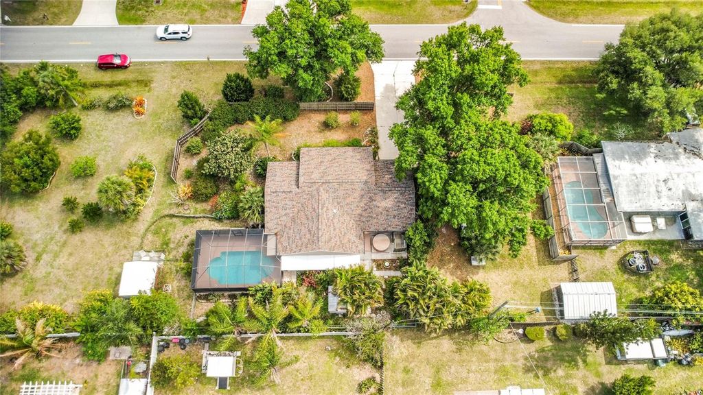 Image 1 of property listing at 601 E SEMINOLE DRIVE, Venice, FL 34293