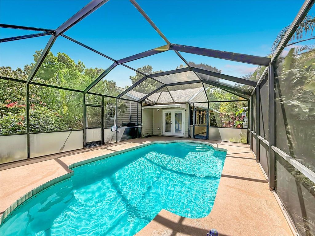 Image 40 of property listing at 601 E SEMINOLE DRIVE, Venice, FL 34293