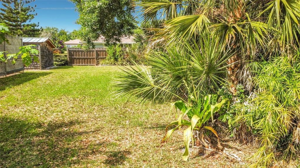 Image 49 of property listing at 601 E SEMINOLE DRIVE, Venice, FL 34293