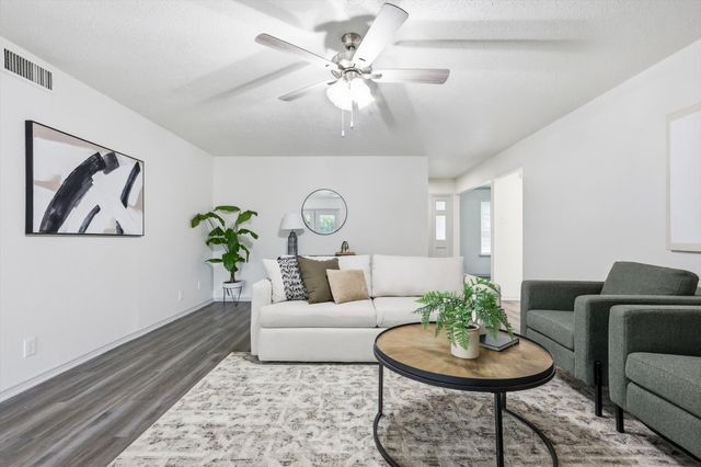 300 Leighton Drive, Terrell, TX 75160