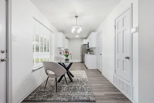 300 Leighton Drive, Terrell, TX 75160