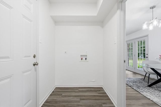 300 Leighton Drive, Terrell, TX 75160