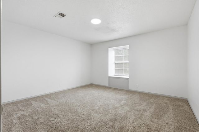 300 Leighton Drive, Terrell, TX 75160