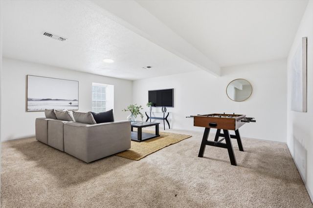 300 Leighton Drive, Terrell, TX 75160
