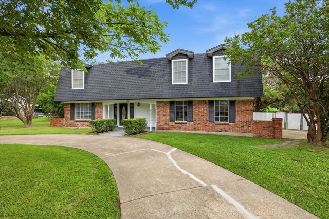 300 Leighton Drive, Terrell, TX 75160