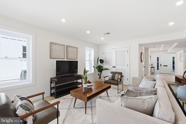 2709 12TH ST S, Arlington, VA 22204