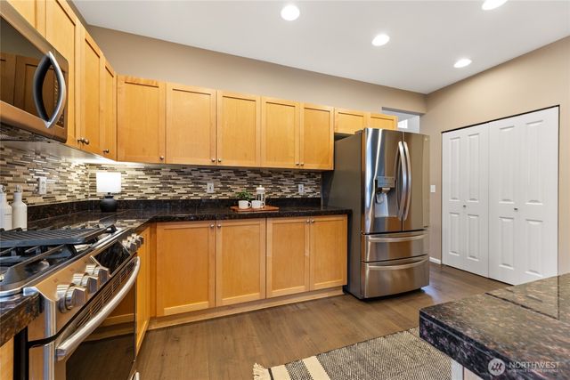 24471 SE 277th Court, Maple Valley, WA 98038