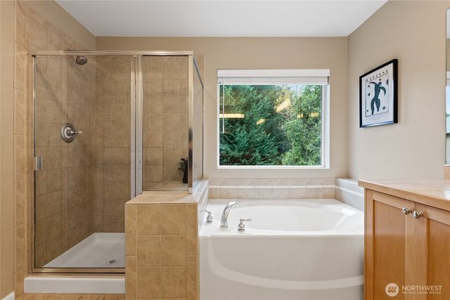 24471 SE 277th Court, Maple Valley, WA 98038