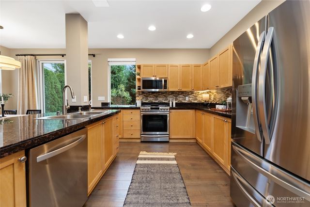 24471 SE 277th Court, Maple Valley, WA 98038