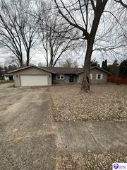 1634 Catalpa Drive, Radcliff, KY 40160