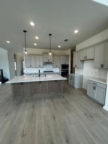 1117 Ellensburg DR, Georgetown, TX 78633
