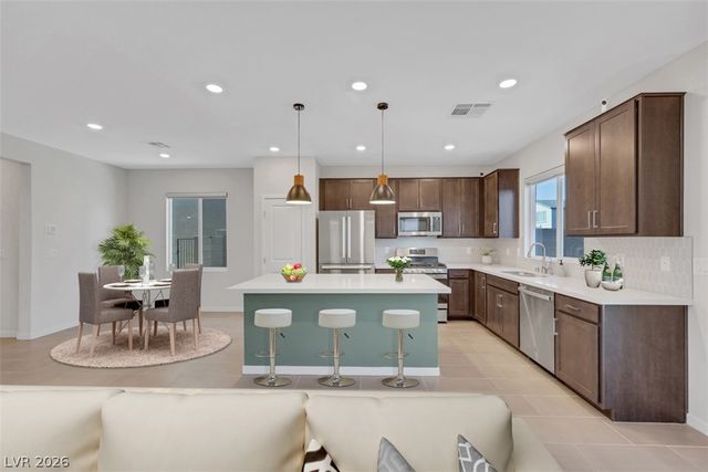 6722 Palmer Crest Street, North Las Vegas, NV 89086