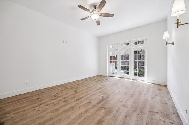 152 Sugarberry Circle, Houston, TX 77024