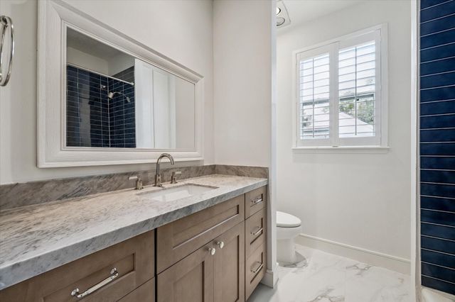 152 Sugarberry Circle, Houston, TX 77024
