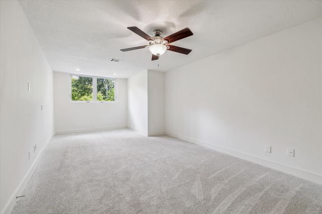 152 Sugarberry Circle, Houston, TX 77024